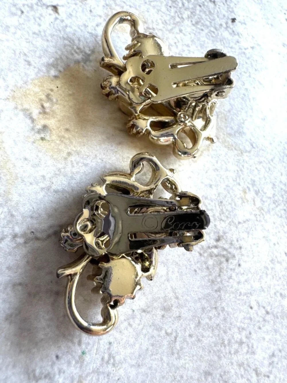 Vintage Coro Gold Tone Clip On Earrings
